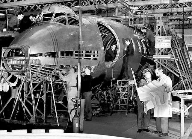 Viscount c/n 13 G-AMOC under construction in 1952