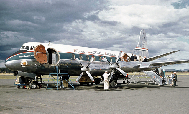 Photo of Trans-Australia Airlines (TAA) Viscount VH-TVI c/n 147 April 1957