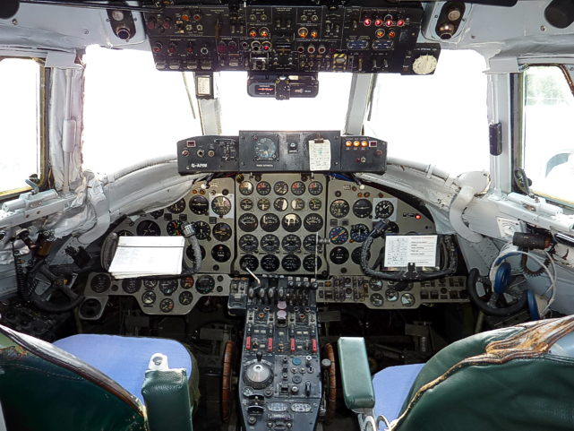 Cockpit of sister aircraft c/n 412 G-APIM