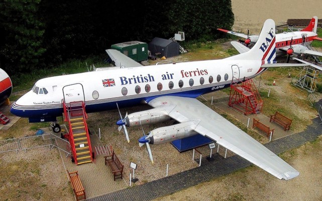 Viscount c/n 412 at Brooklands