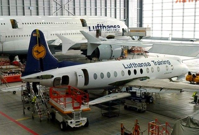 Deutsche Lufthansa AG Viscount c/n 447 D-ANAF being dismantled
