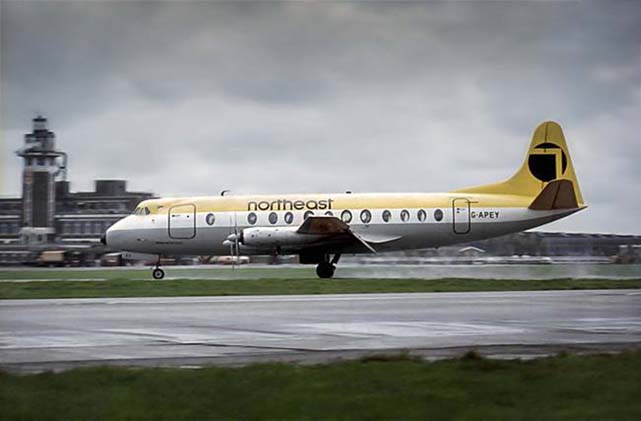 Photo of Cambrian Airways Viscount G-APEY c/n 382 May 1972