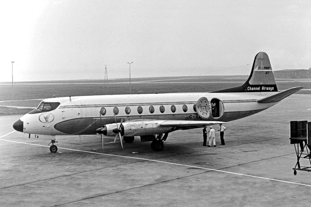 Photo of Channel Airways Viscount G-APTA c/n 71 May 1968