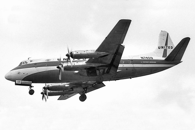 Photo of United Air Lines Viscount N7409 c/n 107 June 1964