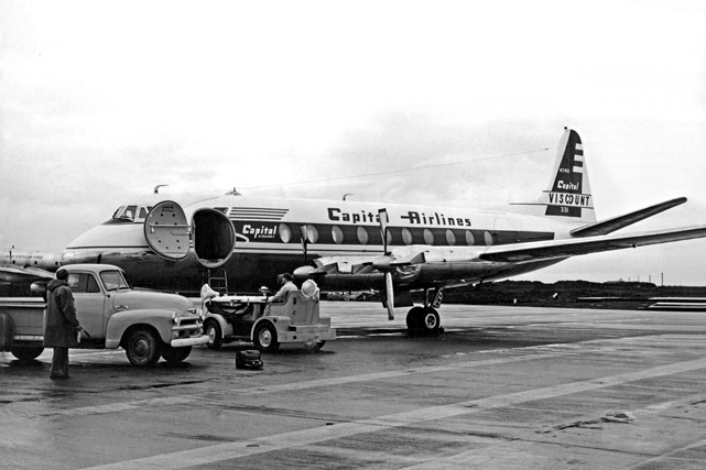 Photo of Capital Airlines (USA) Viscount N7412 c/n 110 February 1956