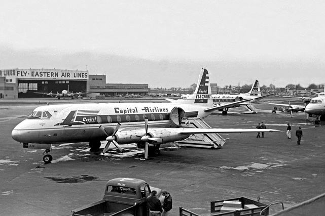 Photo of Capital Airlines (USA) Viscount N7417