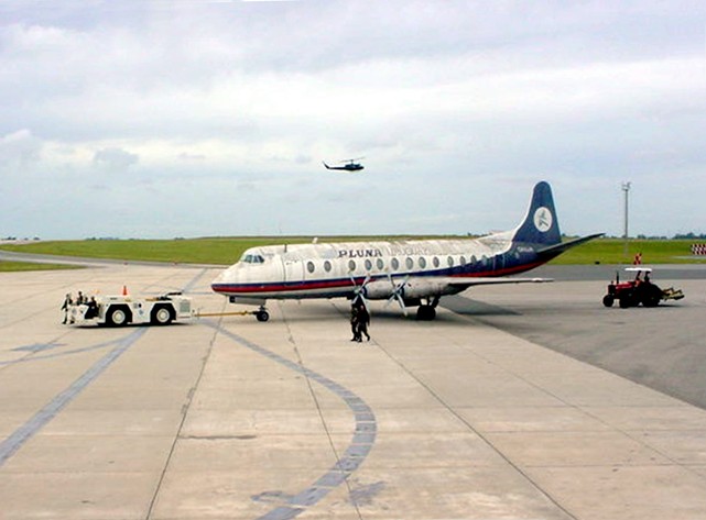 Photo of Museo Aeronáutico - Fuerza Aérea Uruguaya Viscount CX-BJA c/n 400 November 2004