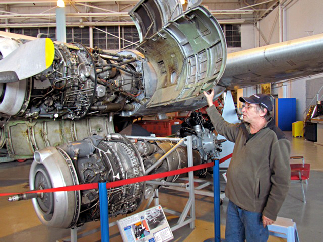 Robert pointing out how the ‘clam-shell’ doors open to expose the Rolls-Royce Dart RDa3 Mark 506 engine for maintenance.